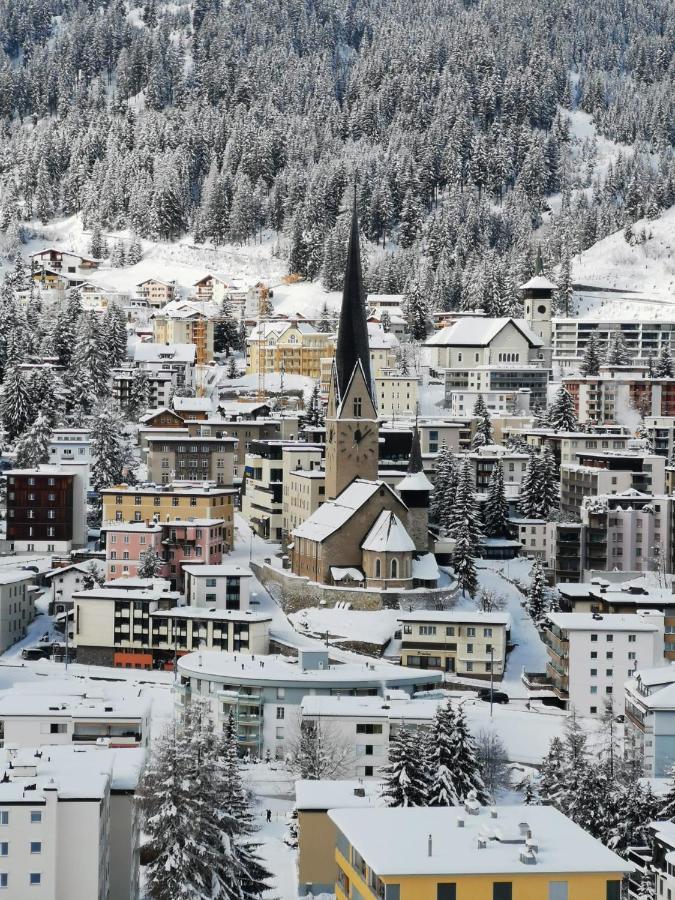 Holiday Apartment Bolgen - Close To Everything! Bolgen, Jakobshorn, Bus Stop, Train Station, Supermarket, Ski School, Ski Rentals, Restaurants And More! Davos Bagian luar foto