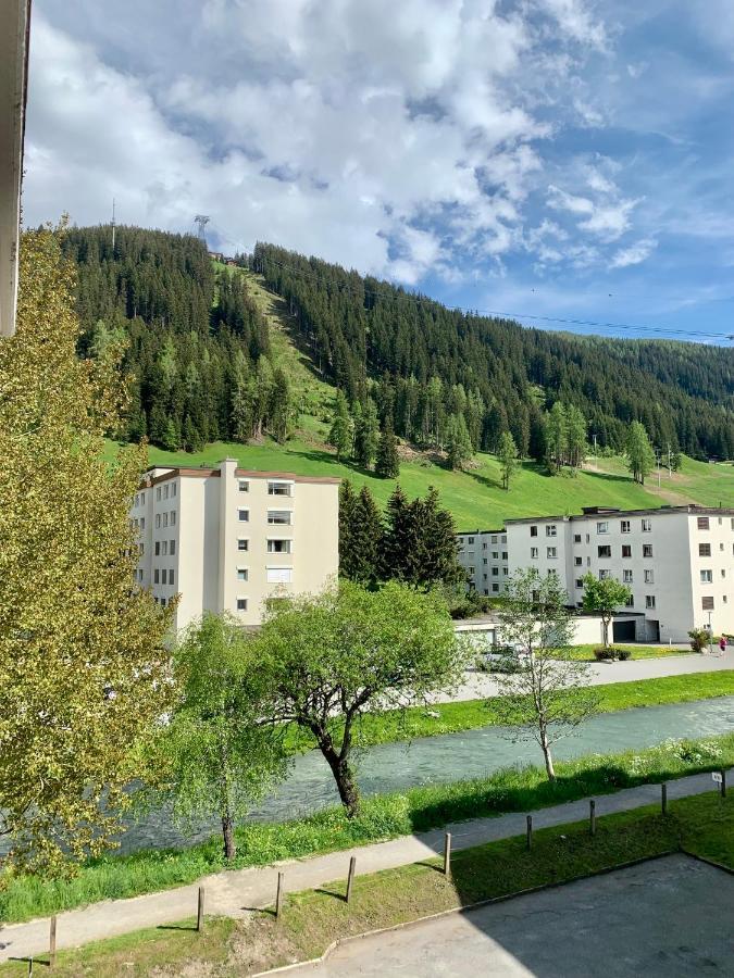 Holiday Apartment Bolgen - Close To Everything! Bolgen, Jakobshorn, Bus Stop, Train Station, Supermarket, Ski School, Ski Rentals, Restaurants And More! Davos Bagian luar foto