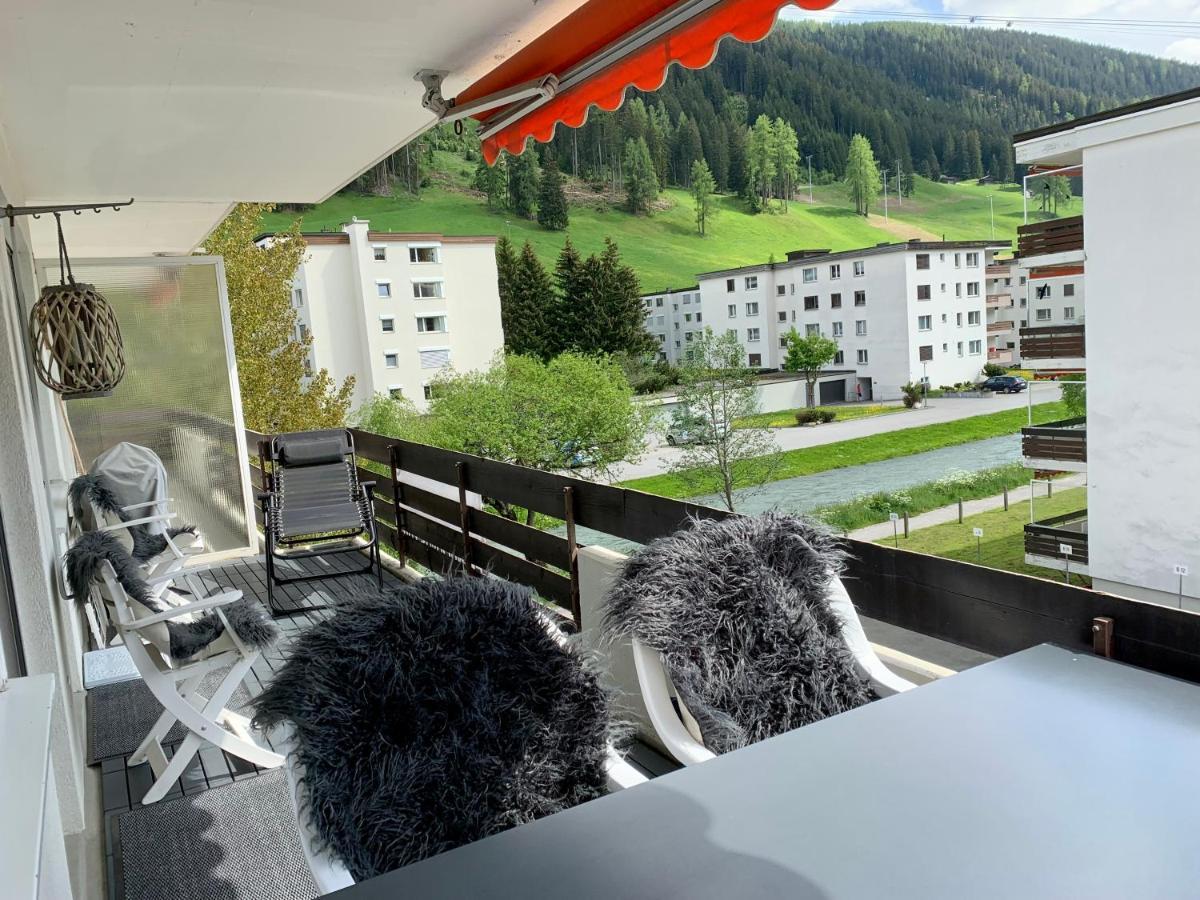 Holiday Apartment Bolgen - Close To Everything! Bolgen, Jakobshorn, Bus Stop, Train Station, Supermarket, Ski School, Ski Rentals, Restaurants And More! Davos Bagian luar foto